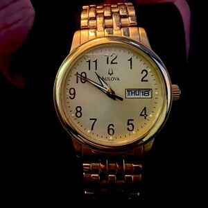 Men's Bulova Gold Wristwatch - Never Worn